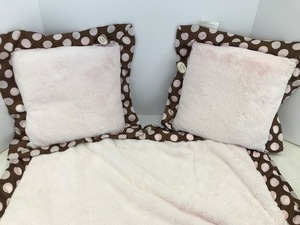 lot 83 image: Bearington Baby Collection Pillow & Blanket Set