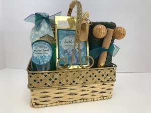 lot 90 image: Gift Basket