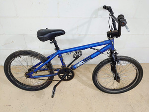 lot 501 image: 2007 Haro F3 BMX Bike