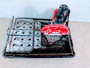 lot 506 image: Husky Tile Saw