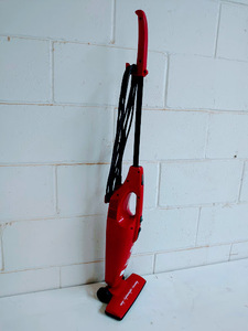lot 510 image: Dirt Devil Versa Power Vacuum