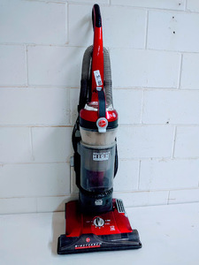lot 512 image: Hoover Wind Tunnel Vacuum