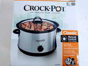 lot 515 image: 4.5 Quart Crock Pot, New In Box
