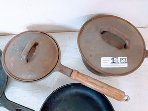 lot 584 image: Cast Iron Pots and Pans