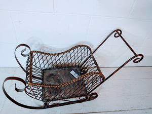 lot 587 image: Home Dcor Metal Sleigh