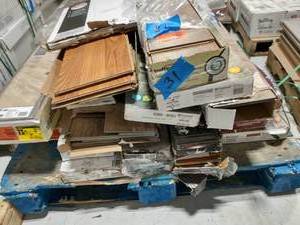 lot 31 image: Pallet of assorted flooring
