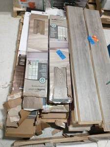 lot 33 image: Pallet of assorted flooring
