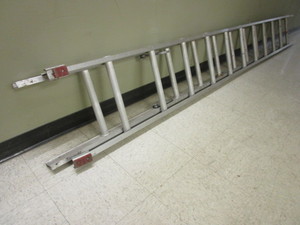 lot 515 image: EXTENSION LADDER