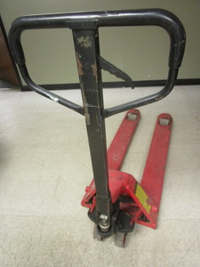 lot 525 image: PALLET JACK
