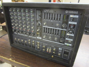 lot 530 image: YAMAHA POWERED MIXER