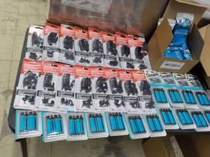 lot 9 image: Auto Motive Products and Auto Air F...