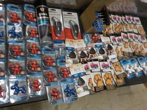 lot 16 image: Digital LED Tire Gauge, Glass Clean...