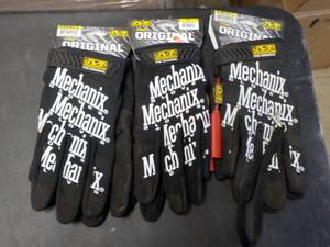 lot 42 image: 3 pair Mechanix Gloves size S...