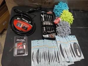 lot 46 image: Grip Tite Metric Wrench Set, 6 ft M...