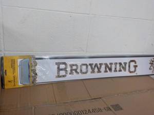 lot 102 image: 6 Pack Browning Windshield Decals...