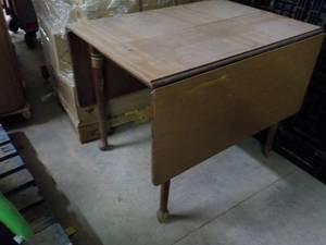 lot 110 image: Wood Drop Leaf Table 26 x 38 - 17 ...