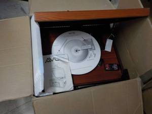 lot 185 image: Avgo Turntable needs repair, onn s...