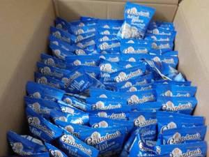 lot 189 image: Case of 80 - 1 oz Bags Grandmas Va...