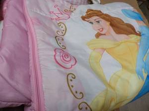 lot 199 image: large box of bedding - various size...