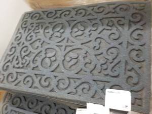 lot 222 image: 2 24x36 Traffic Master mats perfe...