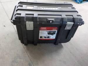 lot 227 image: Husky 37 job box...