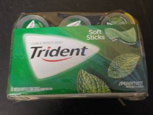 lot 245 image: 6 bottles 50 sticks each Spearmint ...