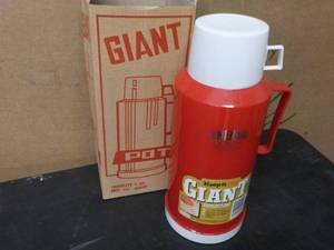 lot 323 image: Thermo Vogue giant vacuum flask...