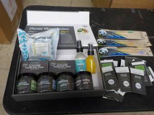 lot 329 image: Bemndful and InVitamin sample kit...
