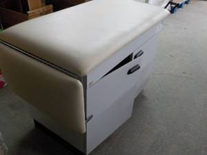 lot 333 image: Drs examining table 24x41 with s...