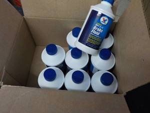 lot 442 image: 9 12 oz. Valvoline synthetic DOT 3 ...