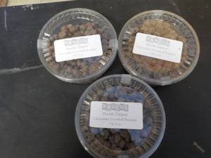 lot 466 image: 3 1 lb. 4 oz. tubs Double Dipped ch...