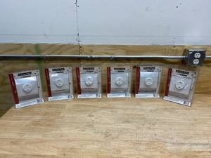 lot 40 image: FAHRENHEAT Lot of 6-  Non-Programmable Unit Mounted Electric Baseboard Thermostats