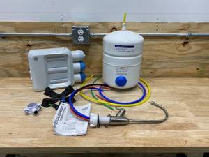 lot 65 image: GE Under Sink Reverse Osmosis Water Filtration System