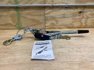 lot 73 image: STEEL CORE 2-Ton Come-Along Cable Puller Hand Winch with Single or Double Line Hook Assembly