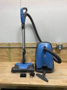 lot 84 image: KENMORE 200 Series Bagged Canister Vacuum Cleaner