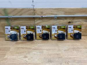 lot 8 image: MURRAY Lot of 5-  15 Amp AFCIGFCI Dual Function Circuit Breakers