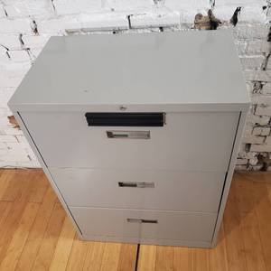 lot 130 image: Oversize Office Filling Cabinet