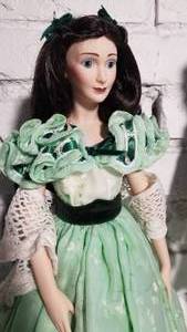 lot 58 image: Franklin Mint Heirloom Dolls - Gone With The Wind Collection