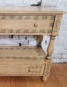 lot 9 image: Lovely Handpainted Farmhouse Library Table