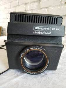 lot 100 image: Vintage Artograph MC 250 Professional Projector