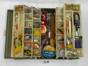 lot 040 image: Vintage Fully Stocked My Buddy 5 Tray Tackle Box