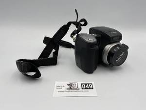 lot 049 image: Kodak 10 X Zoom Camera DX 6490