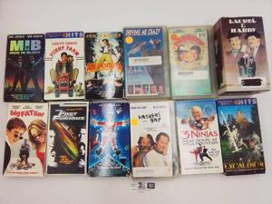 lot 181 image: VHS Movie Bundle
