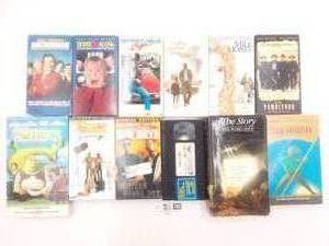 lot 186 image: VHS Movie Bundle
