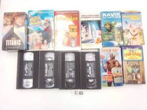 lot 192 image: VHS Movie Bundle