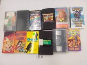 lot 194 image: VHS Movie Bundle