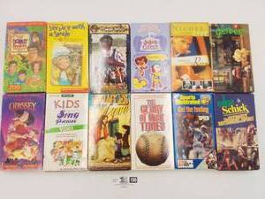 lot 196 image: VHS Movie Bundle