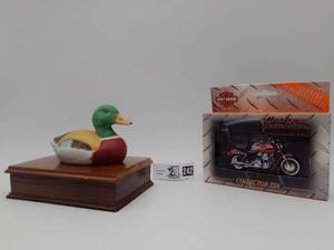 lot 242 image: Man Cave Collectibles