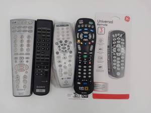 lot 247 image: Remote Control Set