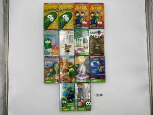 lot 283 image: VHS Veggie Tales Bundle